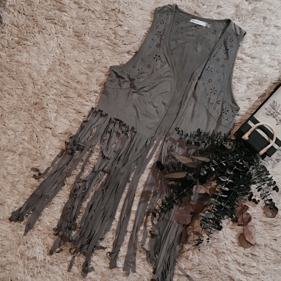 Tops - 🤎 Tasseled vest